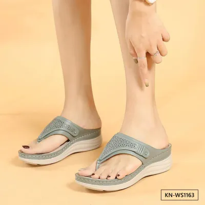 SASSY SOLES WOMEN'S SANDAL